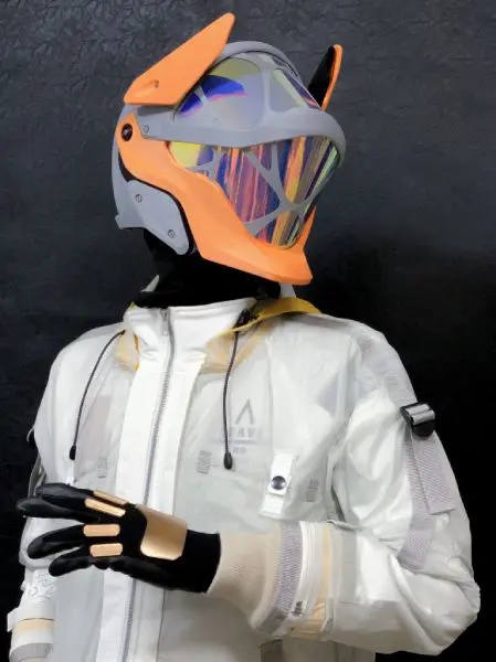 科幻爱好推主制作未来感的头盔安全帽 十足Cyberpunk风格博网友好评