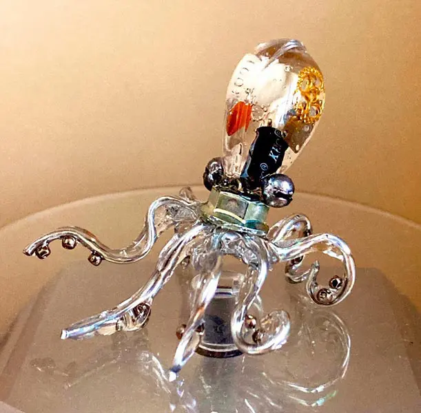 将废弃物变成创作的巧妙手艺!推主手作蒸气庞克风海底动物树脂模型