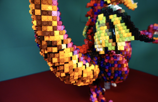乐高达人打造《勇者斗恶龙》点阵图BOSS龙王 霸气模样让人回忆涌现!