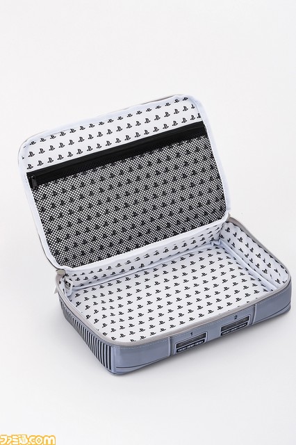 6 月 13 日发售了原版 PlayStation 原版的带袋装书。带口袋的逼真设计