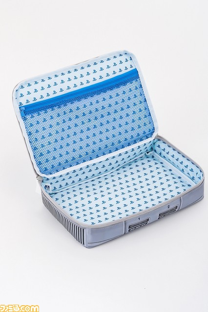 6 月 13 日发售了原版 PlayStation 原版的带袋装书。带口袋的逼真设计