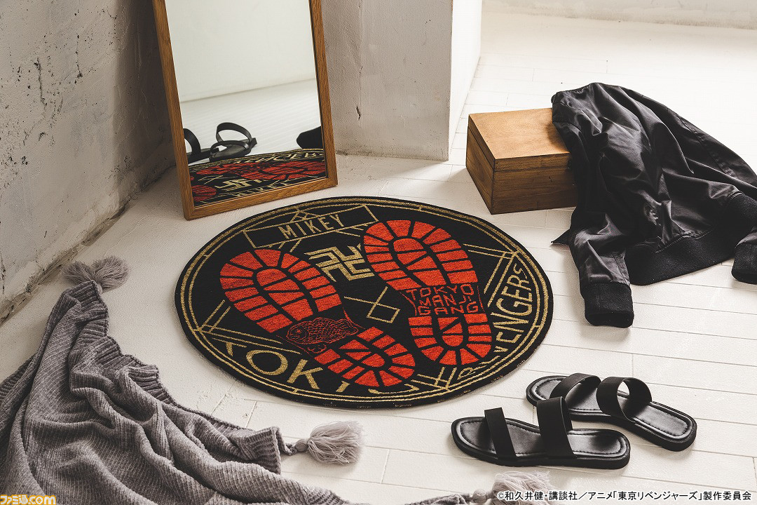 开始接受6种“东京复仇者”迷你地毯垫的订单。图案是 Mikey 和 Draken 所穿靴子的脚印