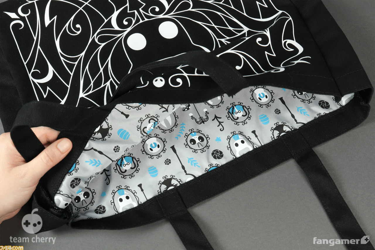 在 Fangamer Japan 5 周年纪念活动中预售的“UNDERTALE”和“DELTARUNE”
